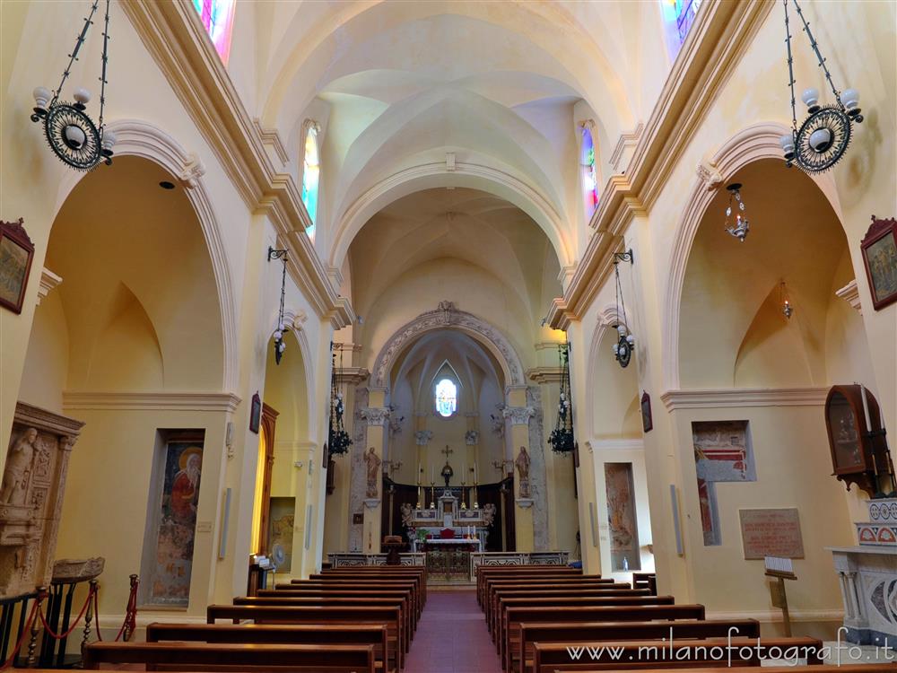 Racale (Lecce) - Interno della Chiesa di San Giorgio